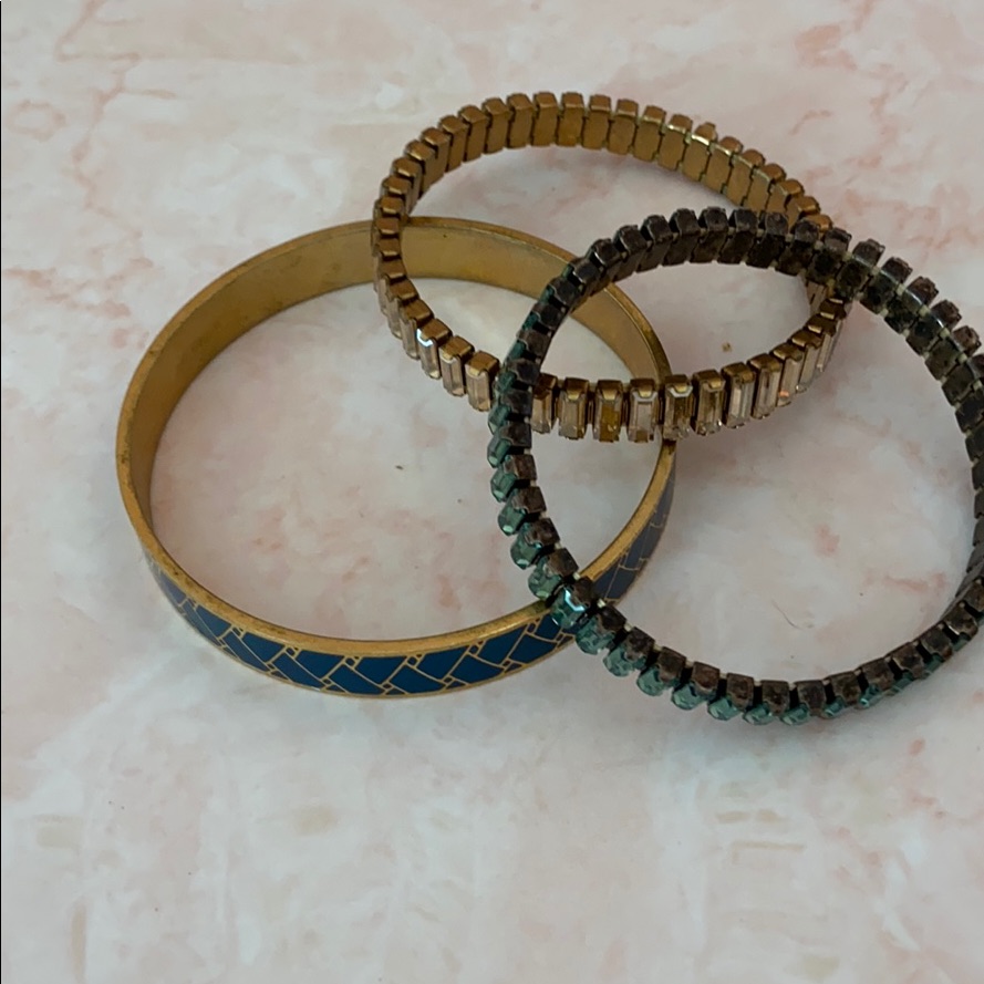Bracket Trio